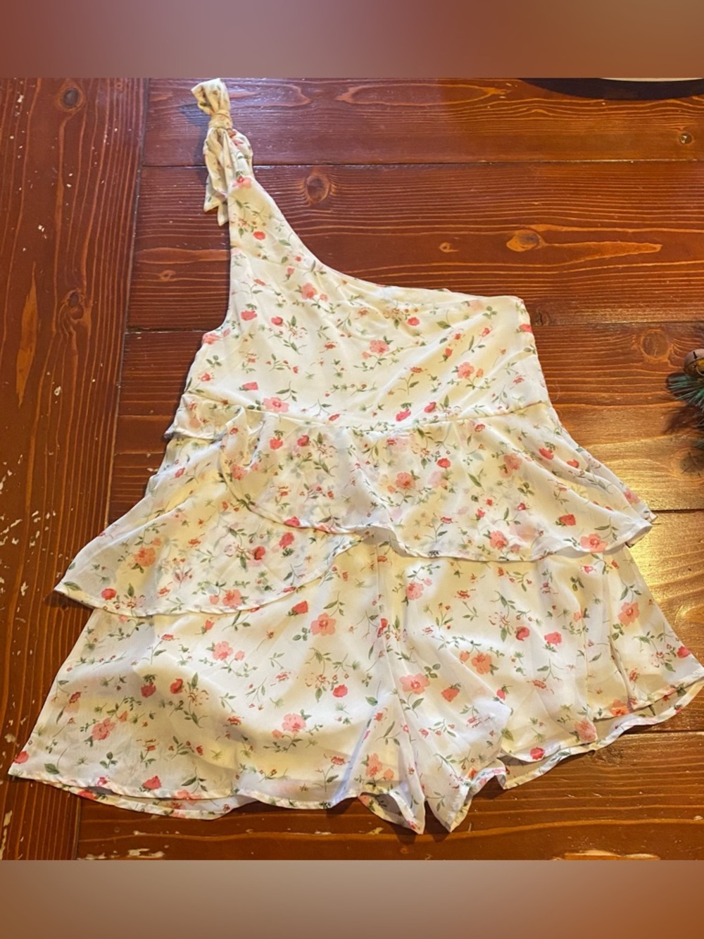 Floral pattern white one shoulder romper - Picture 2 of 6